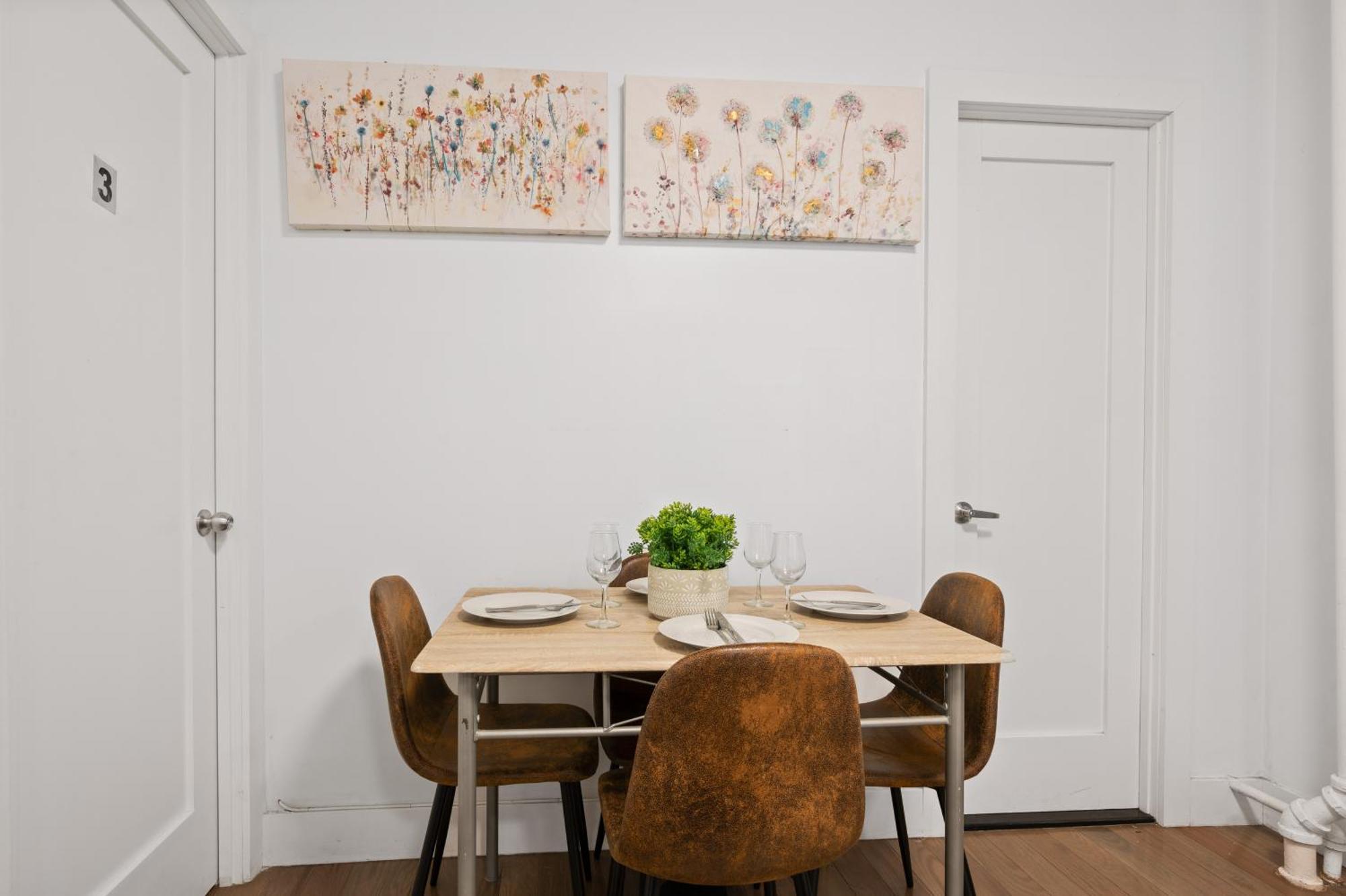 Bohemian Chinatown 3 Bedrooms Apartment