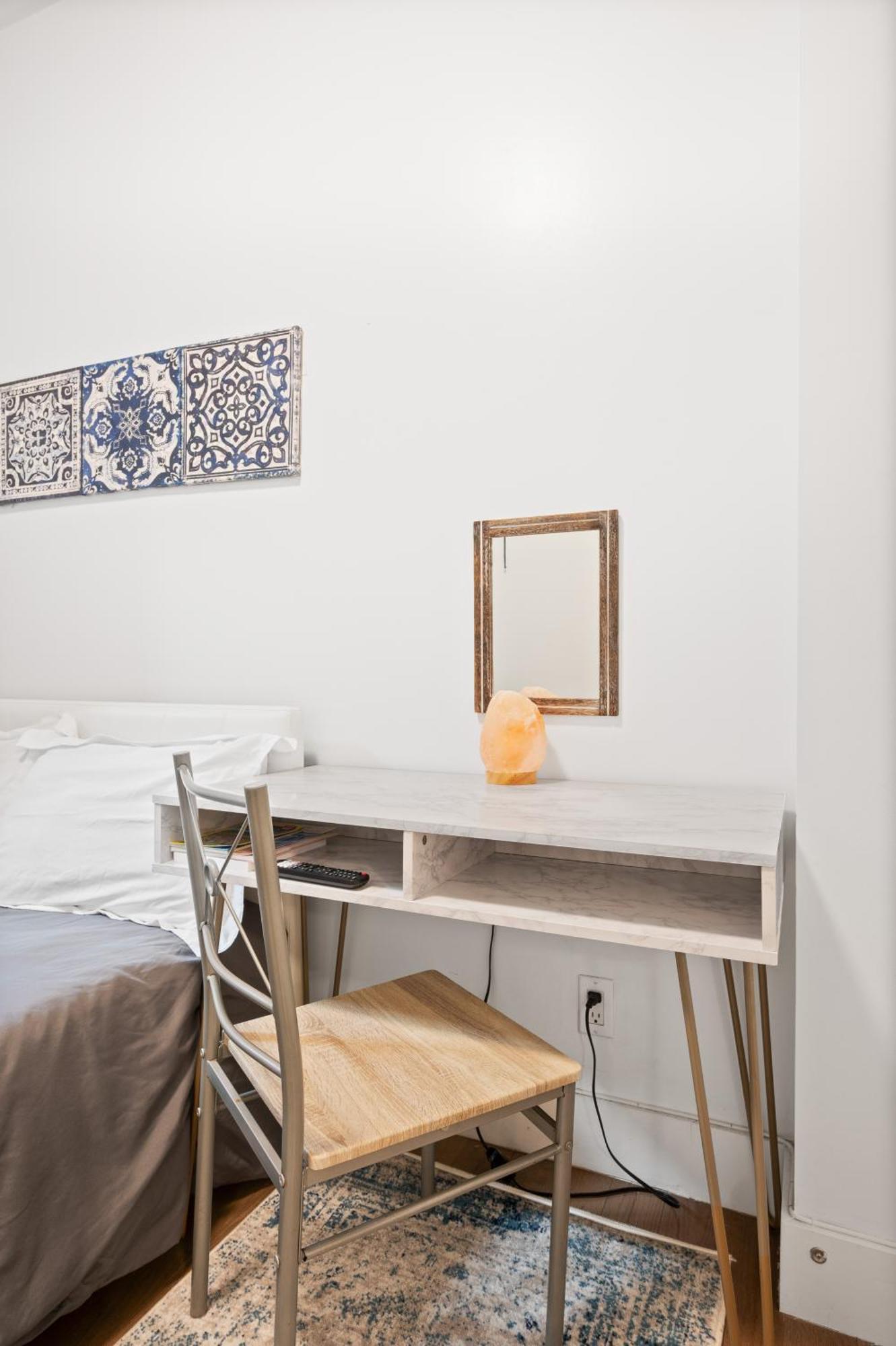 Bohemian Chinatown 3 Bedrooms Apartment New York
