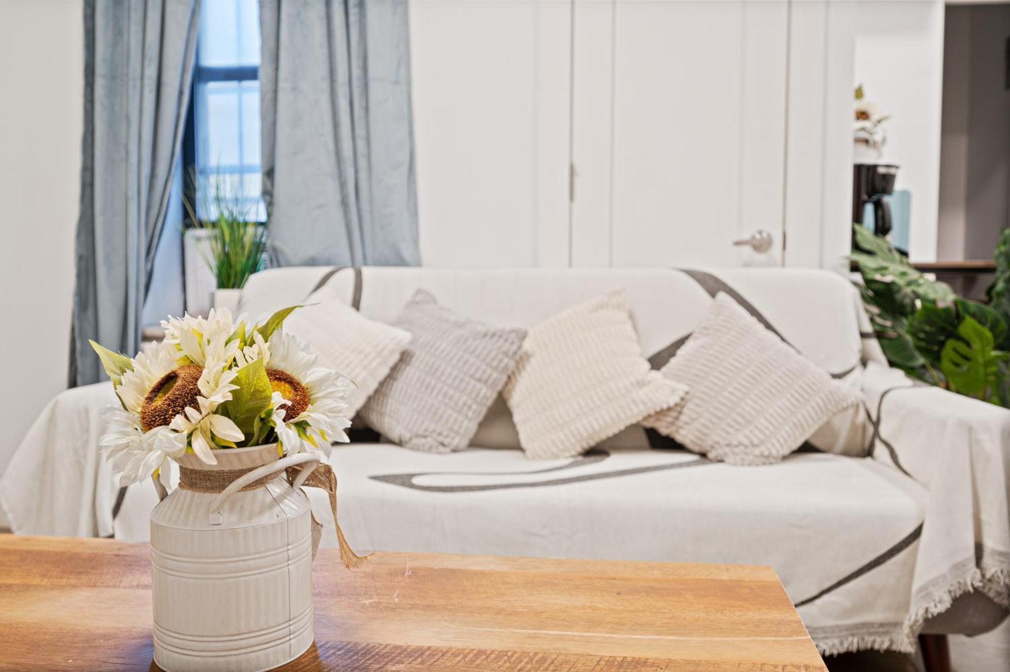 Apartment Bohemian Chinatown 3 Bedrooms