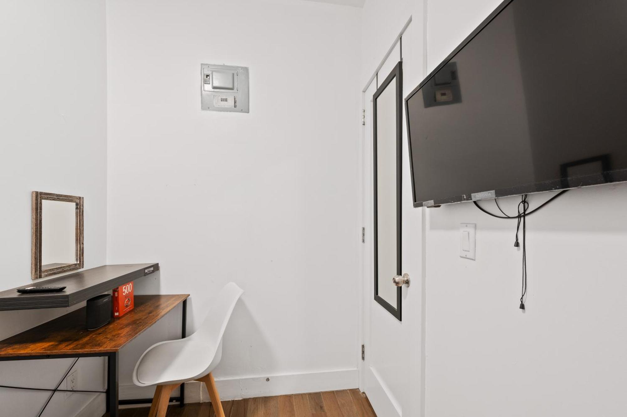 Bohemian Chinatown 3 Bedrooms Apartment New York